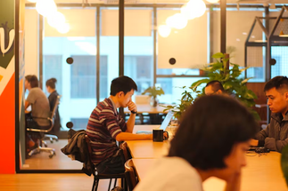 Przestrzenie Coworkingowe: Idealne Miejsce dla Przedsiębiorców i Freelancerów