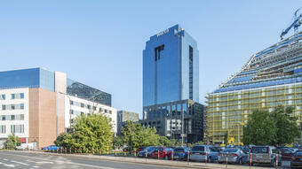 Globalworth sprzedaje Warta Tower w Warszawie