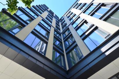 Biura ponownie w centrum uwagi inwestorów: Sektor biurowy umacnia dominującą pozycję w strukturze transakcji inwestycyjnych w Polsce