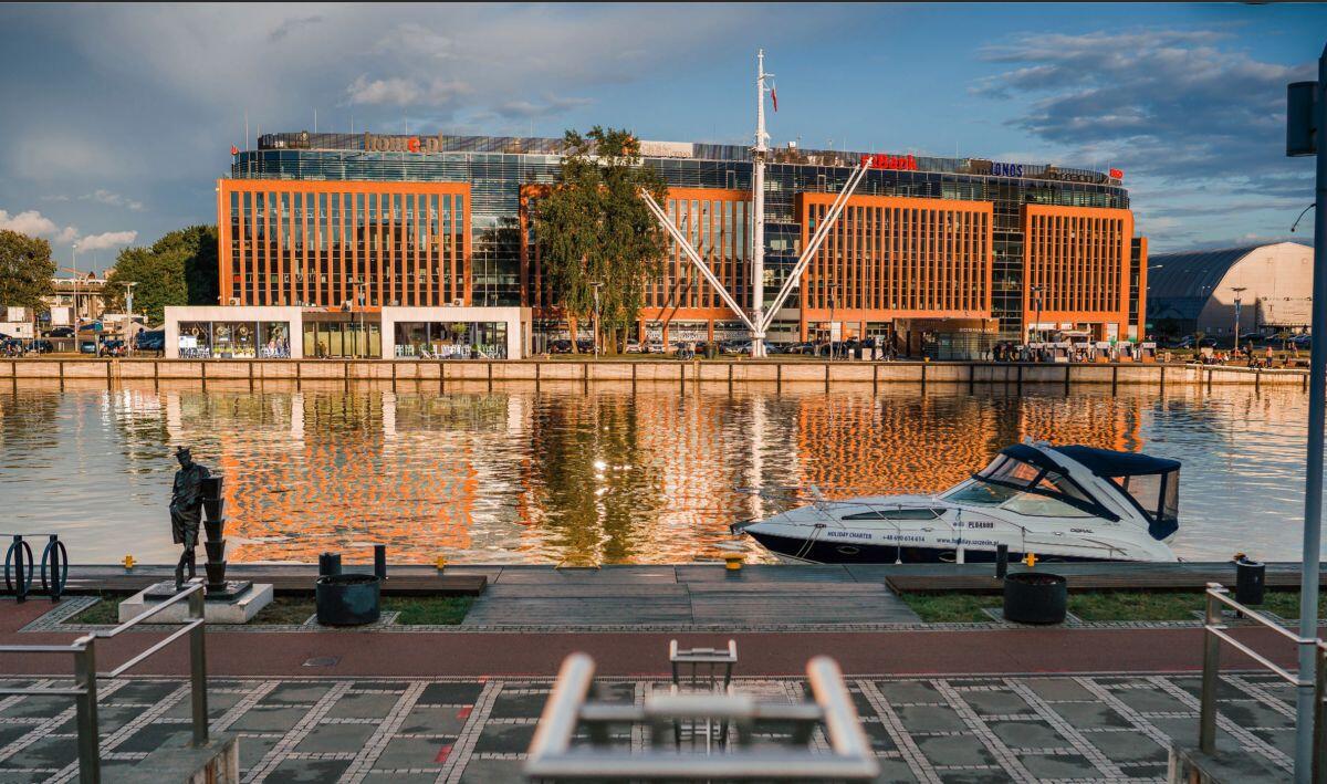 Arkéa REIM Zakupuje Biurowiec Lastadia Office w Szczecinie od Greenstone Asset Management