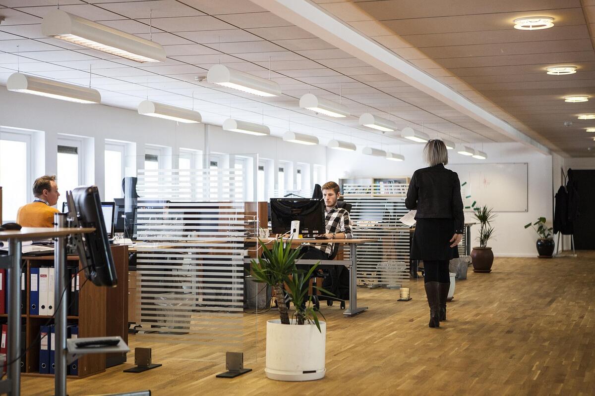 Biura w regionach: elastyczność i coworking na topie
