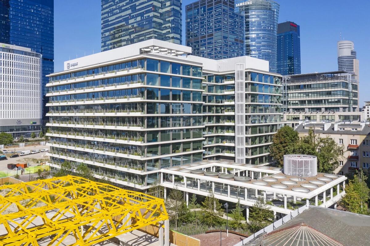 Netflix z nową siedzibą w Office House przy Towarowej 22