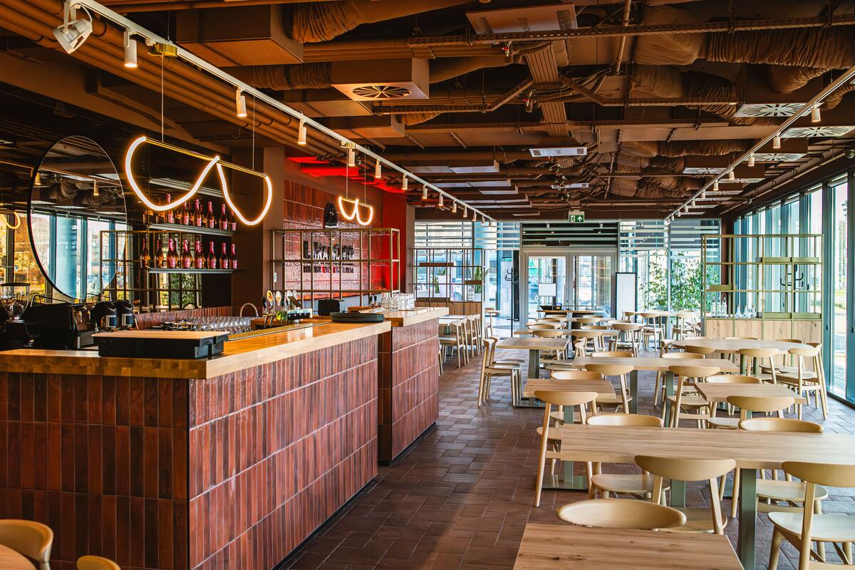 Il Tramonto 2.0 otwiera się w West Gate. Wrocławski biurowiec stawia na gastronomię i życie po godzinach