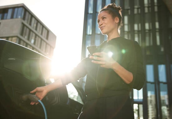 Stacje ładowania pojazdów elektrycznych: Nowy standard dla nowoczesnych biurowców i kluczowe udogodnienie dla najemców Stacje ładowania pojazdów elektrycznych: Nowy standard dla nowoczesnych biurowców i kluczowe udogodnienie dla najemców