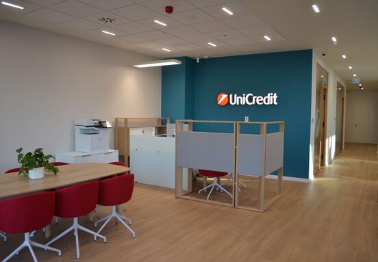 Olivia Centre wita grupę UniCredit