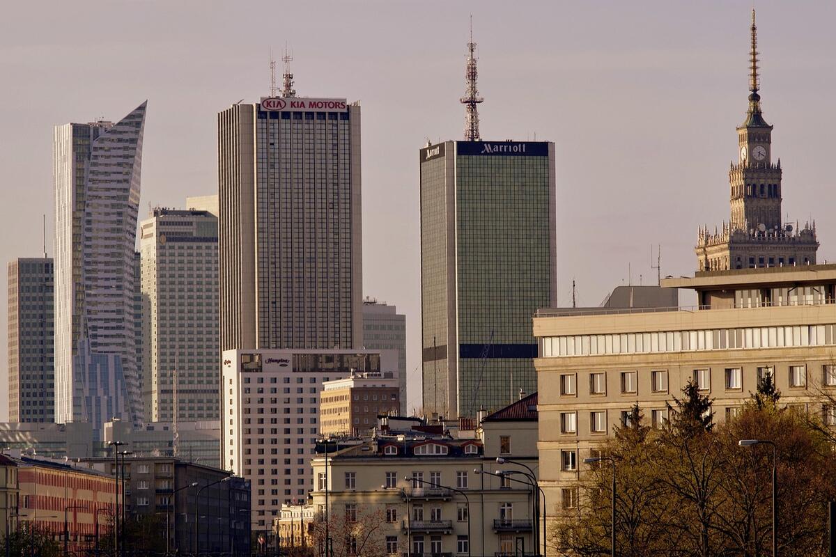 Rynek biurowy w Polsce 2025: Czy biura wracają do łask?